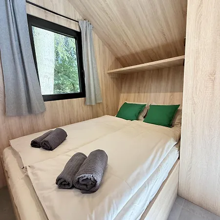 Glamping *